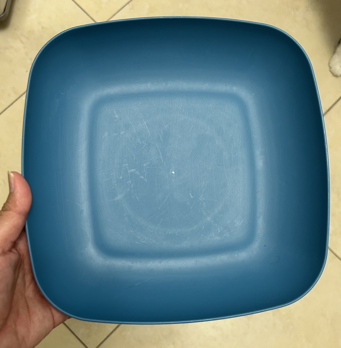 Melamine plates, 2 big and 2 smaller image indicator(2)