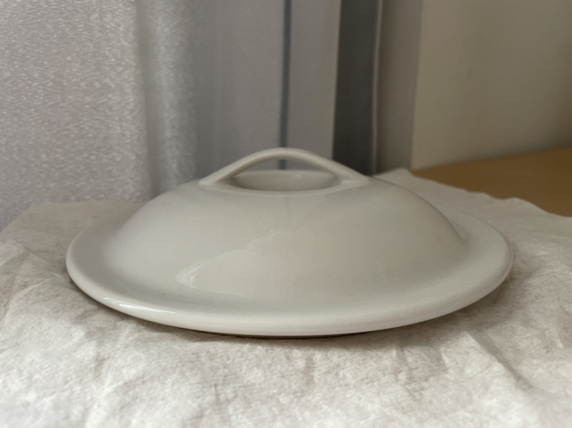 White Ceramic Pot Lid thumbnail
