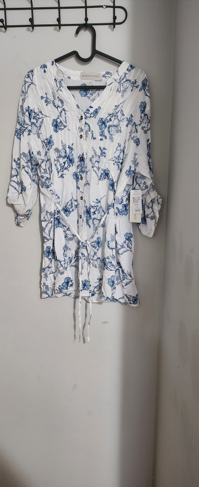 New Women's three-quarters sleeve button-down tunic