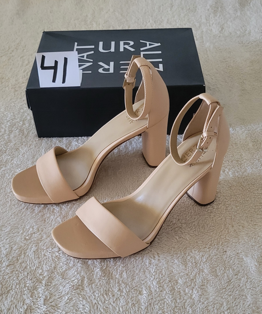 Female Naturalizer Sandals/Comfortable  Women's Heels image indicator(3)