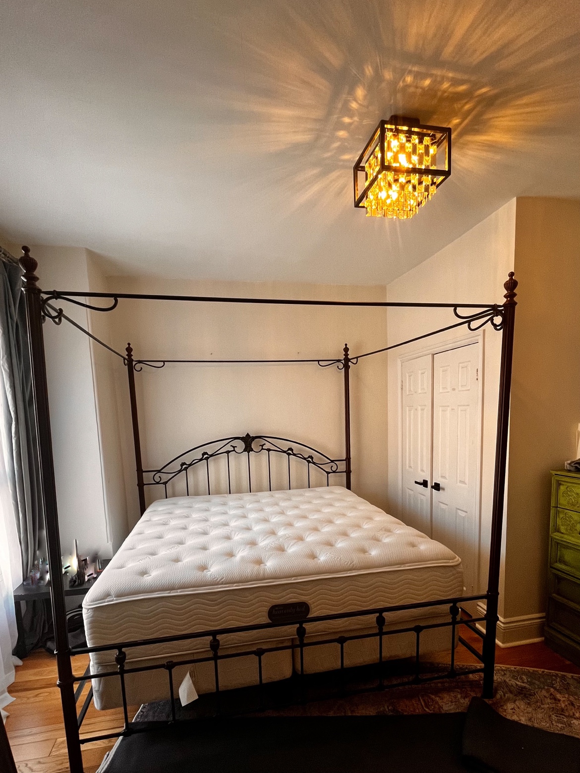 Canopy Bedframe - King