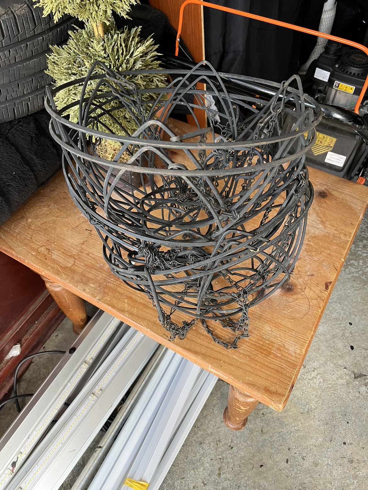 Iron hanging planters - photo 2