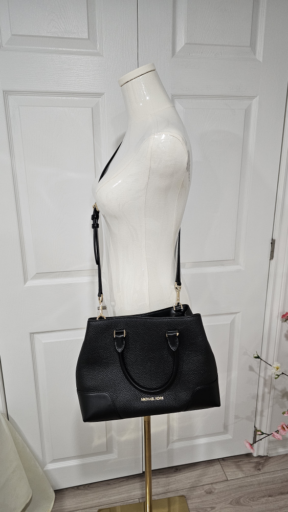 Michael Kors bag thumbnail