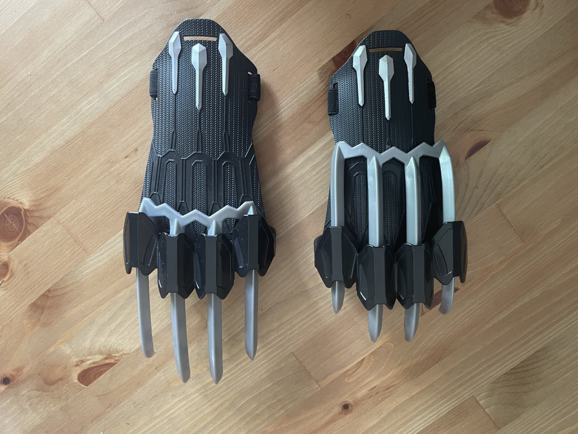 Retractile Black Panther claws