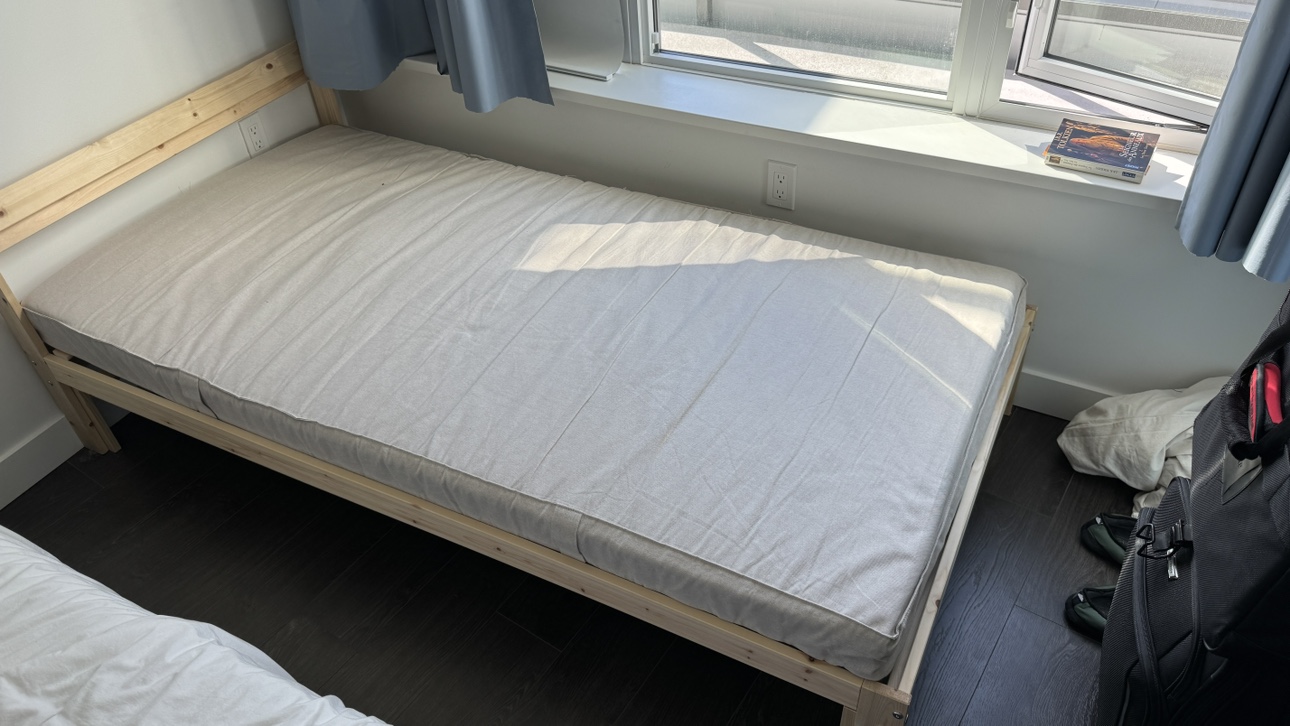 Twin Bed Mattress (Value 229$+Tx)