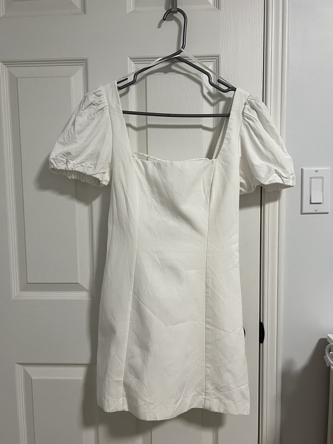 White dress thumbnail