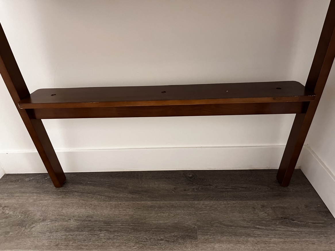 Desk - photo 4