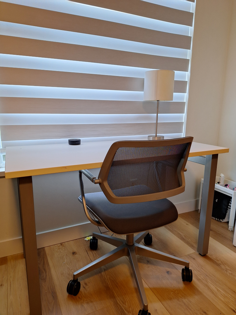 White desk with chair