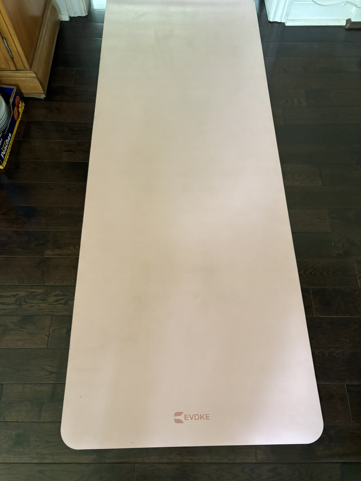 Evoke yoga mat 4mm light pink rubber surface - photo 2