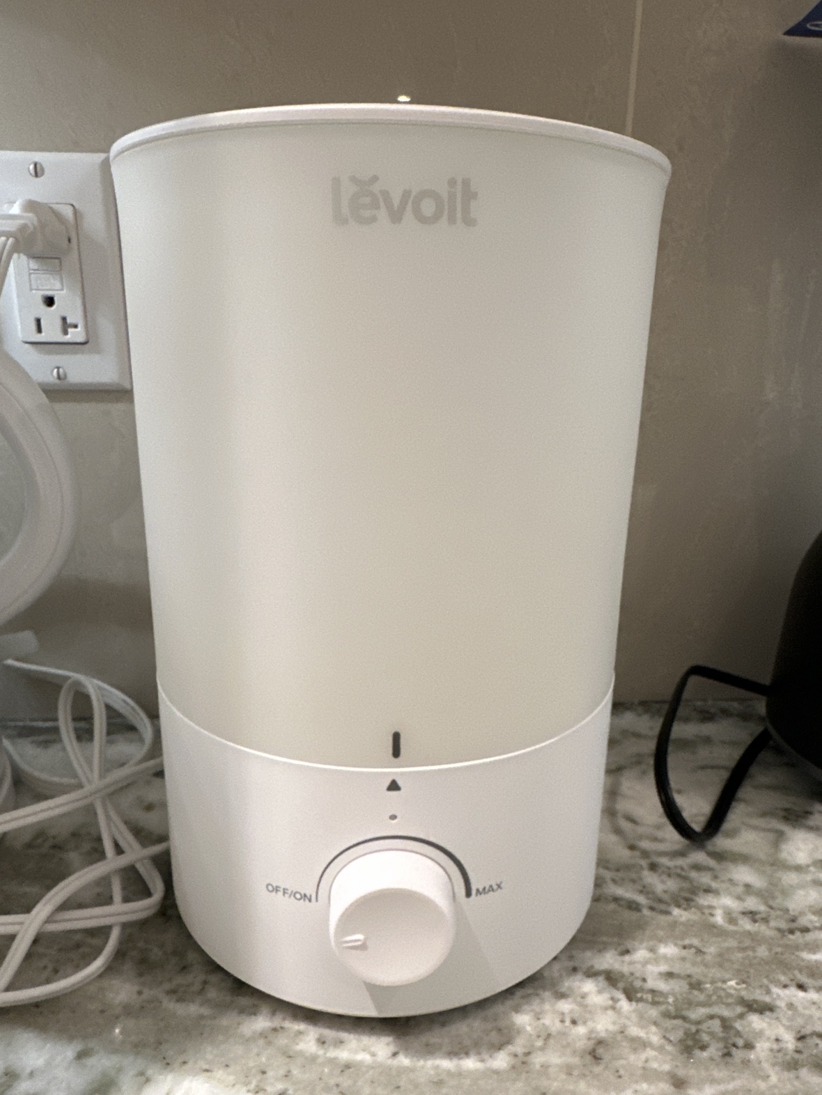 Humidifier / Oil Diffuser - includes fragrance thumbnail