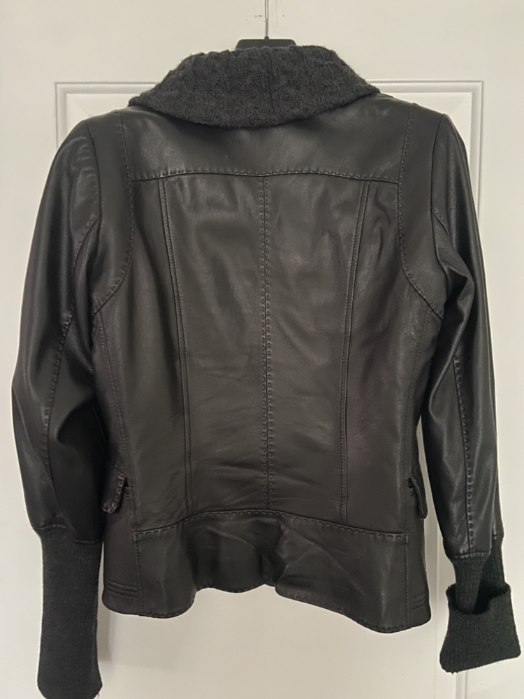 Women’s Danier Leather jacket image indicator(2)