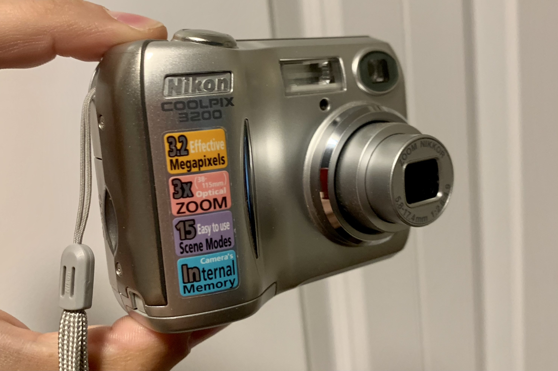 Like New Nikon COOLPIX 3200 3.2MP Digital Camera thumbnail