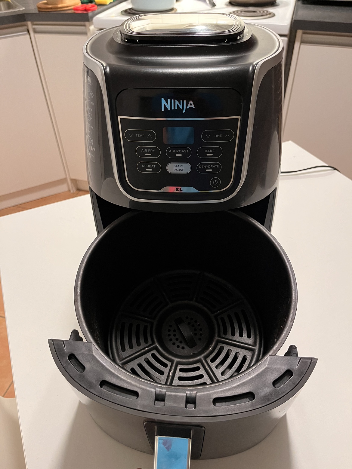 Ninja air fryer (XL) thumbnail
