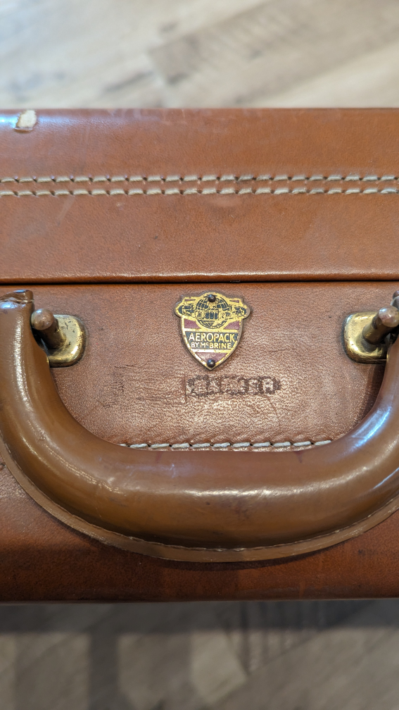 Vintage suitcase (Aeropack by McBrine) - photo 2