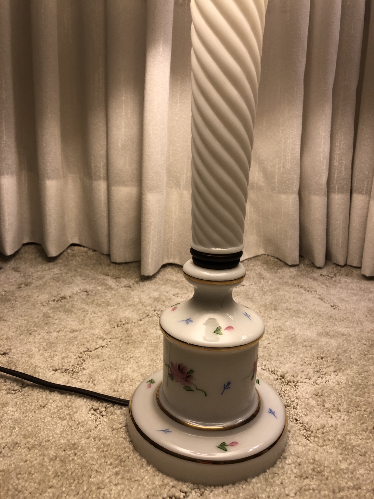 Vintage Marble Lamp with large shade - photo 5
