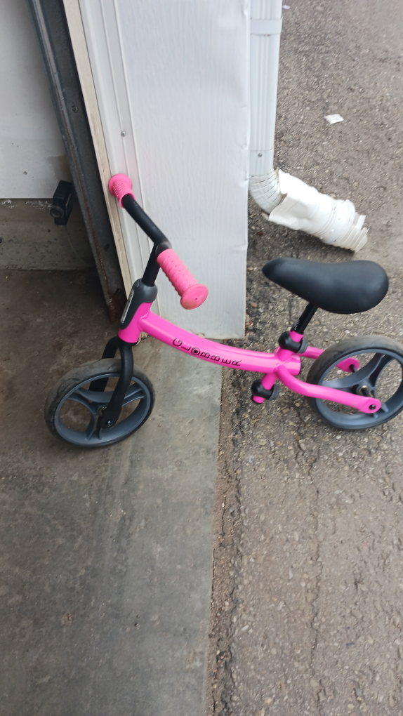 Girls balance bike