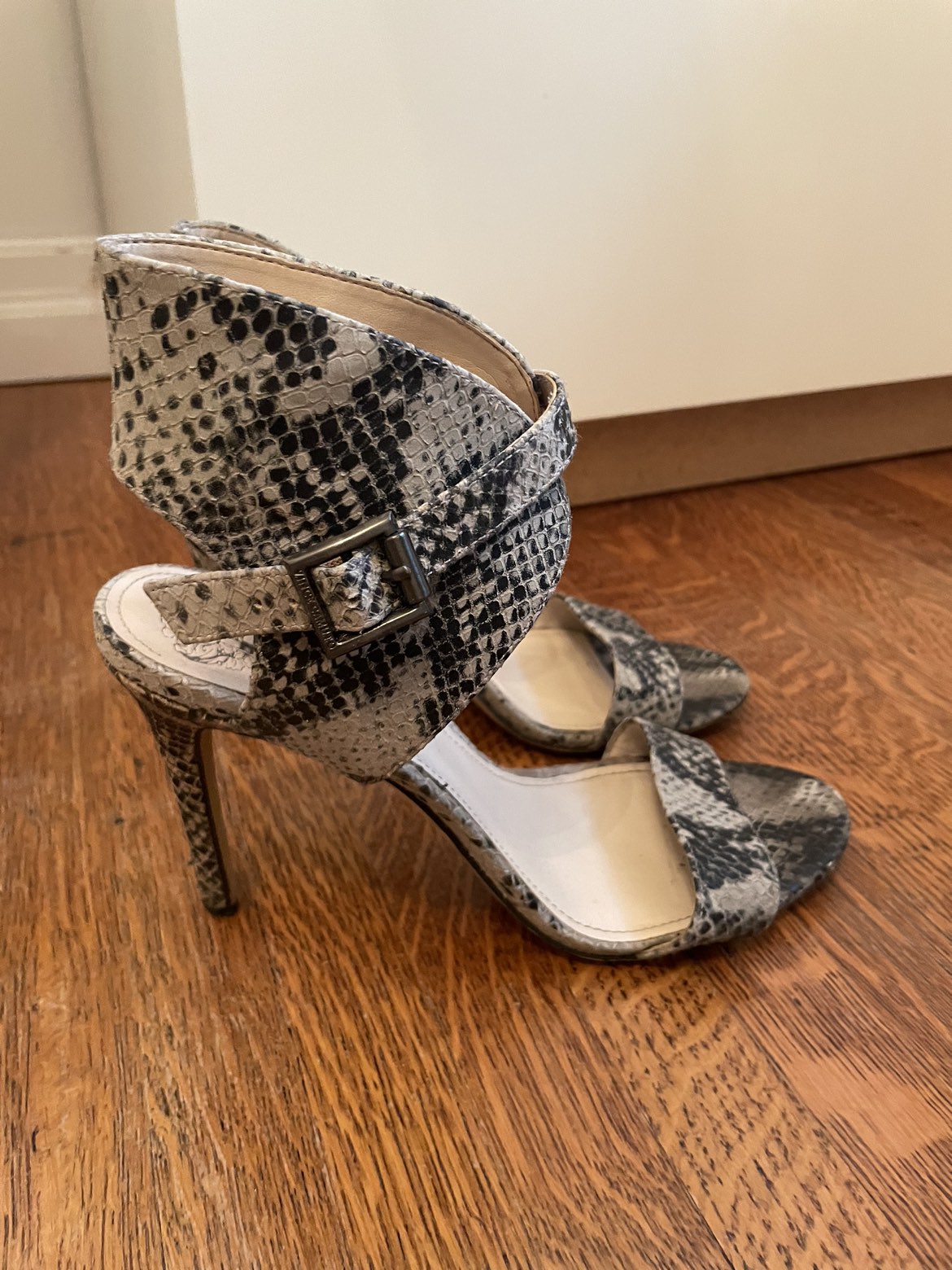 Leather Vince Camuto heels image indicator(2)