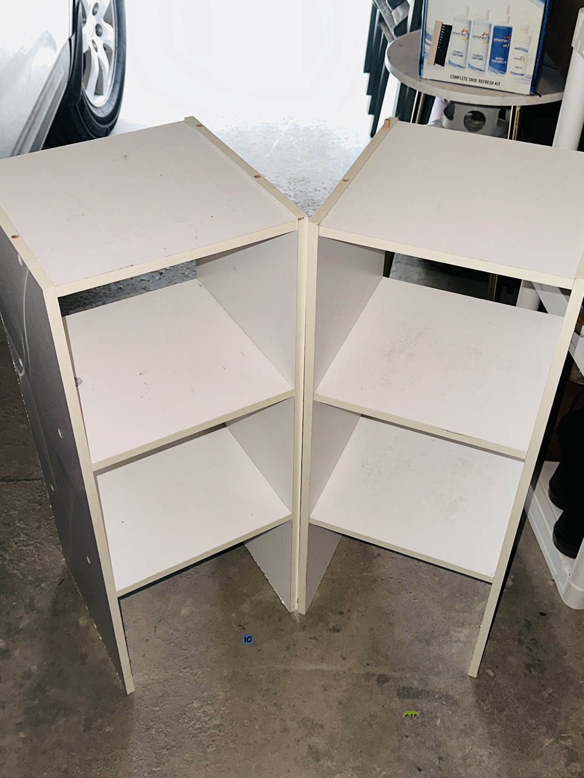 White shelves *MOVING MUST GO* - photo 2