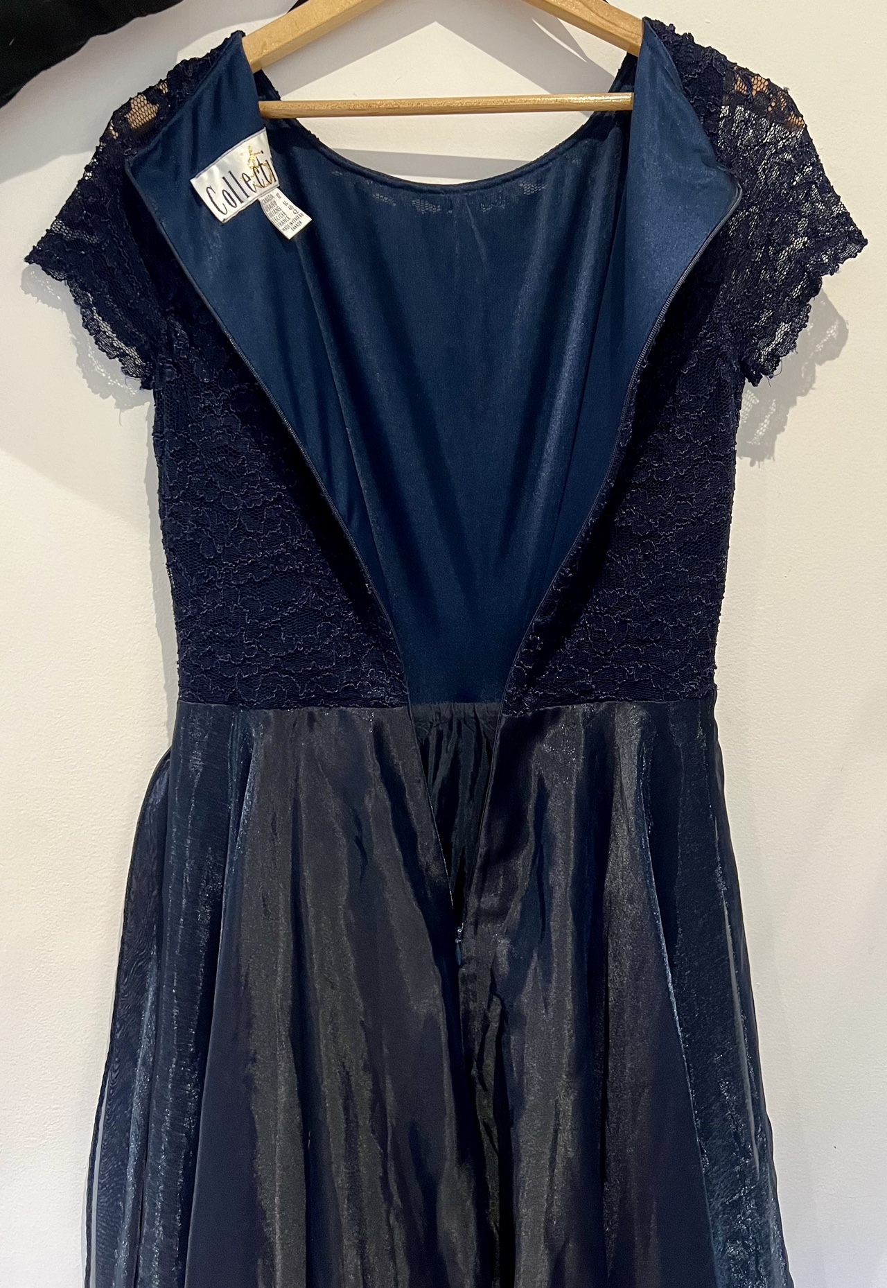 Grad/Prom, Dk Blue Lace/sheer satin & iridescent organza size 12 image indicator(5)