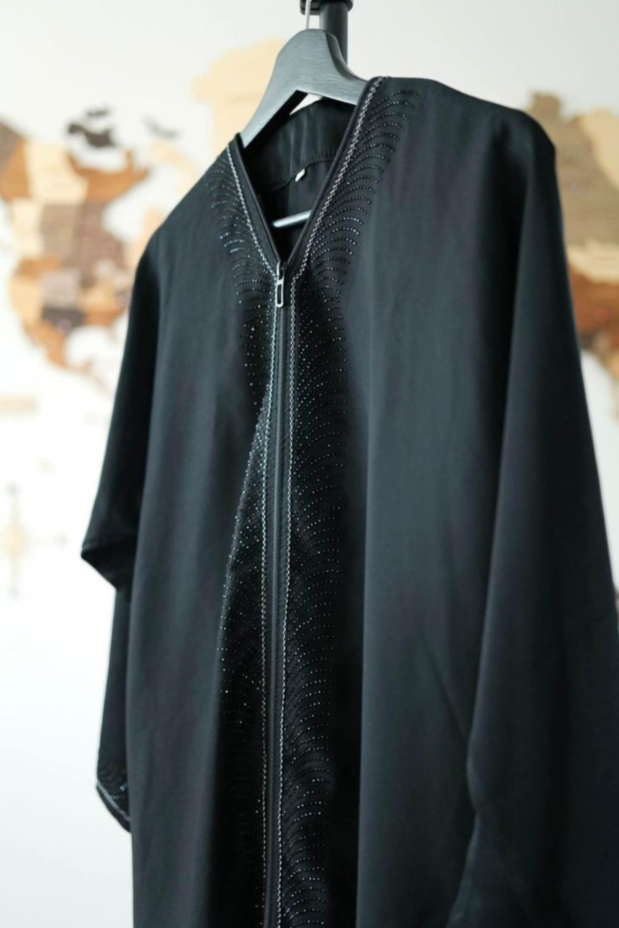 Beautiful black Abaya - like new - photo 2