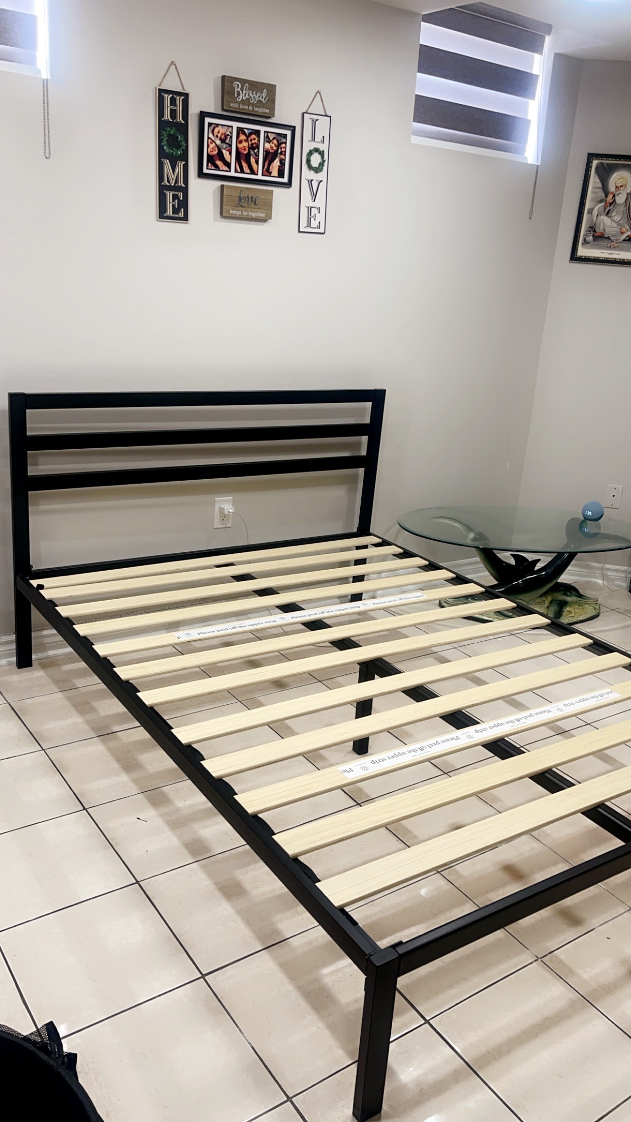 Queen Metal Bed frame Moving out Sale!!!!!!! thumbnail