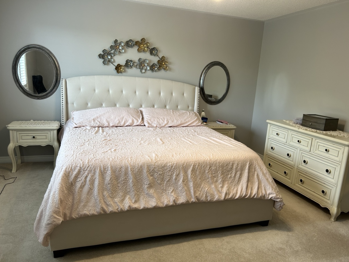 Master bedroom in excellent condition