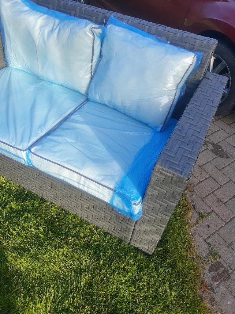 New Wicker loveseat ( 2 seat) - photo 2