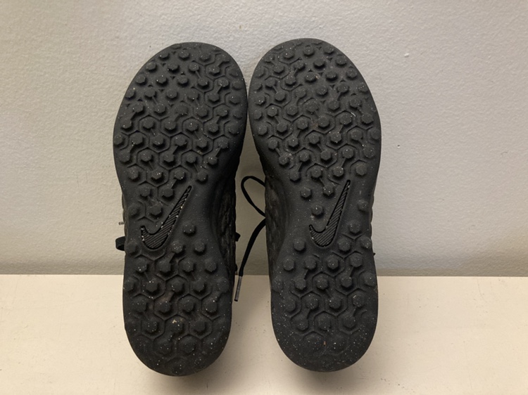 Nike soccer Hypervenom Turf (size 4.5Y) - photo 3