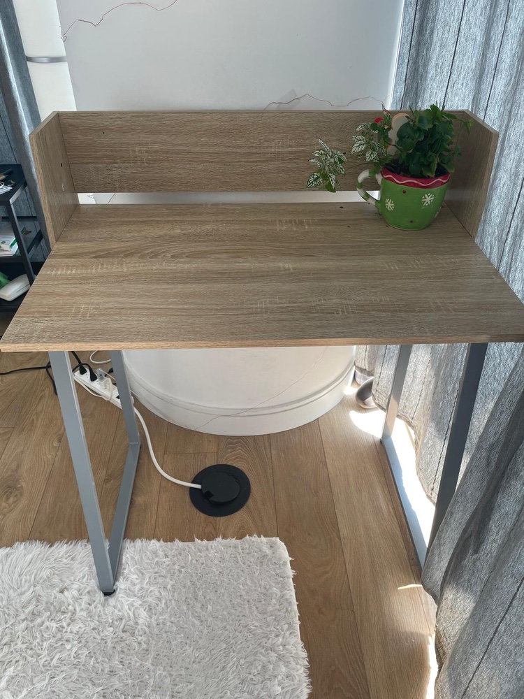 Work desk/ office table