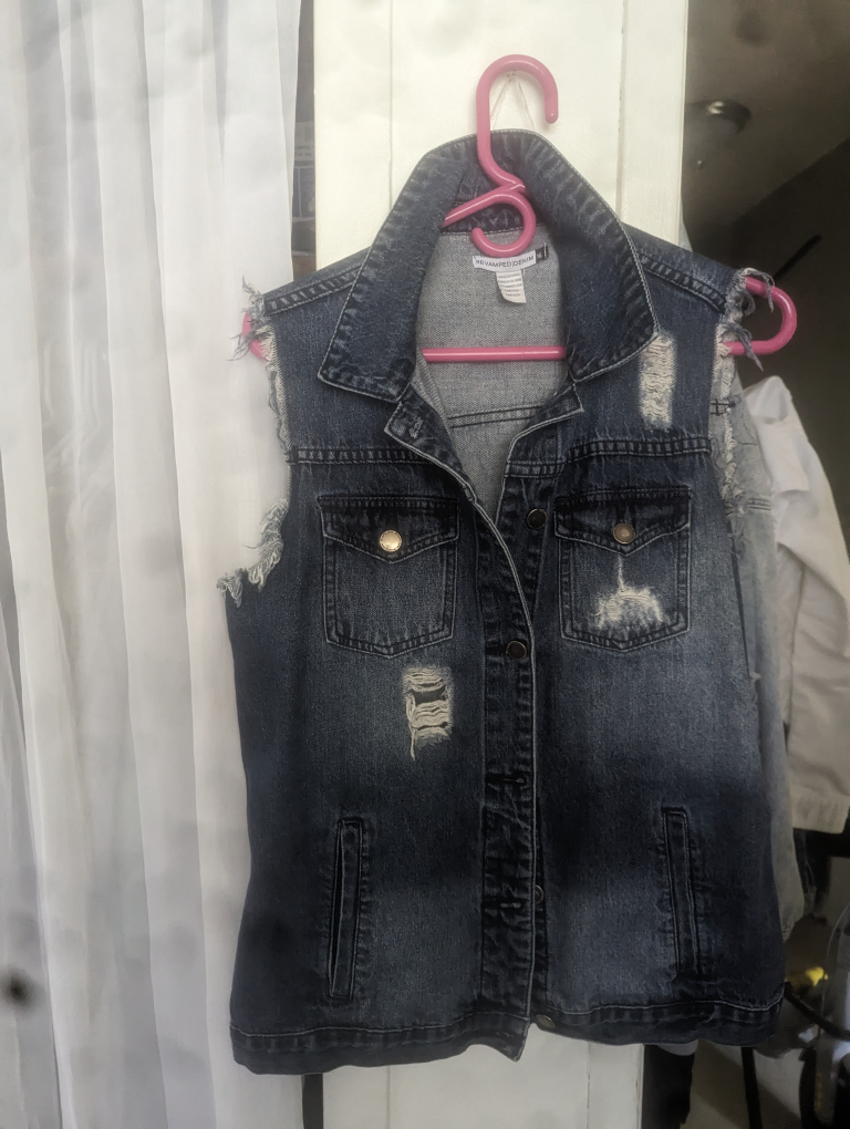 Women's L or Men's S jean vest image indicator(3)