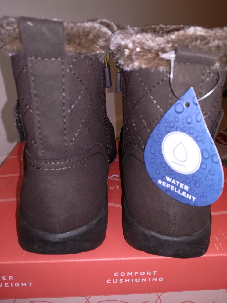 NEW in box Women's Easy Spirit Boots, dark brown, size 8.5 image indicator(5)