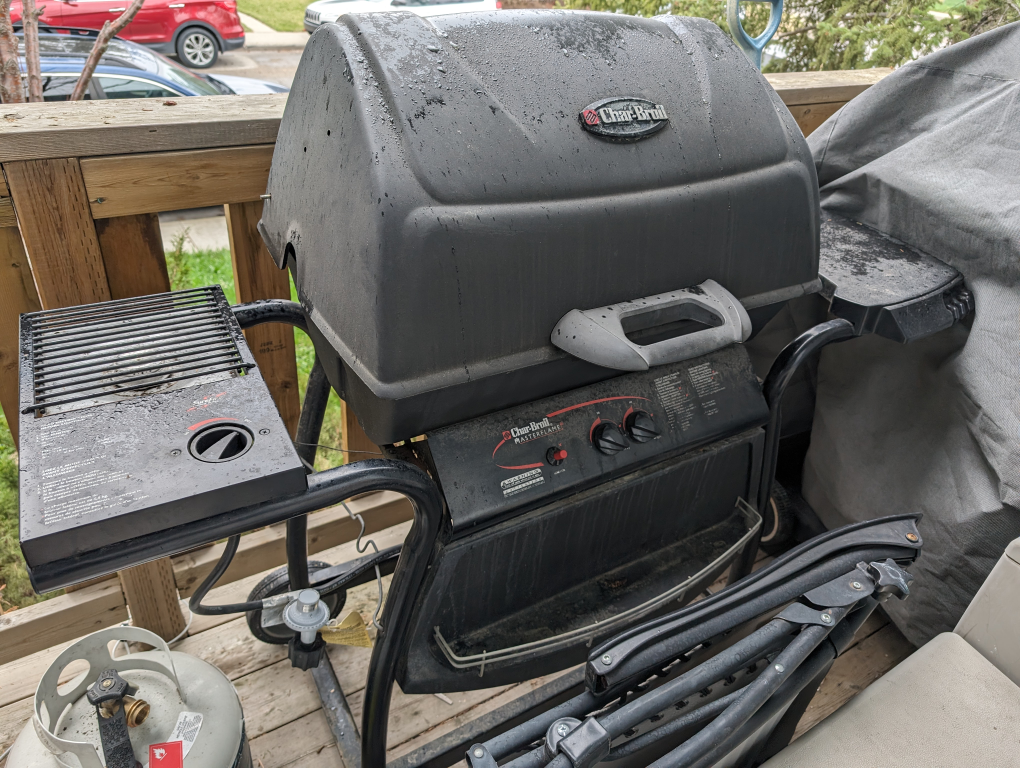Propane BBQ with side stove - photo 2