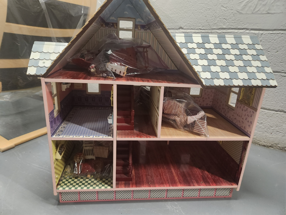 Fancy Wooden Doll House( bonus housefurniture included) - photo 2