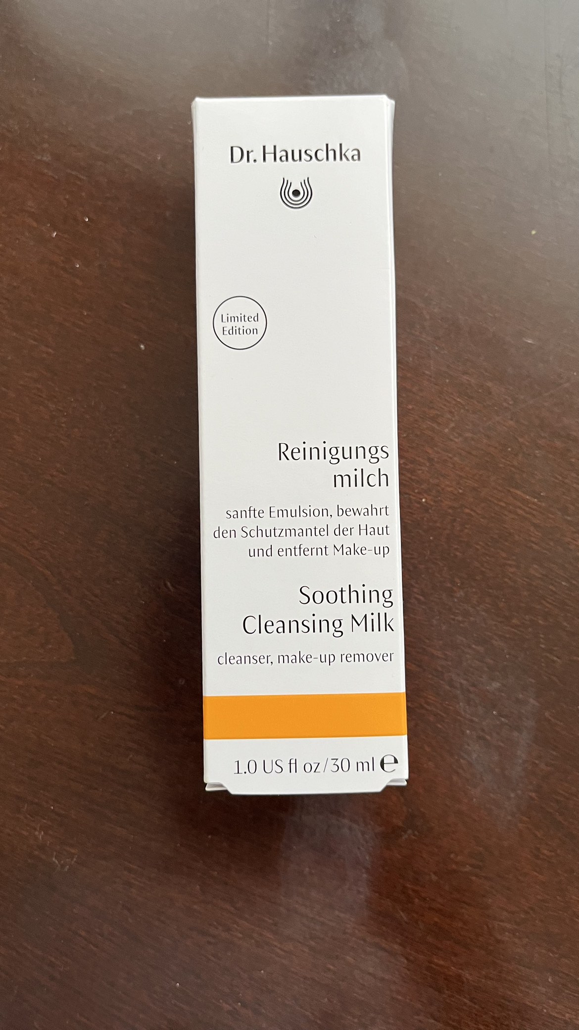 Dr. Hauschka Soothing Cleansing Milk