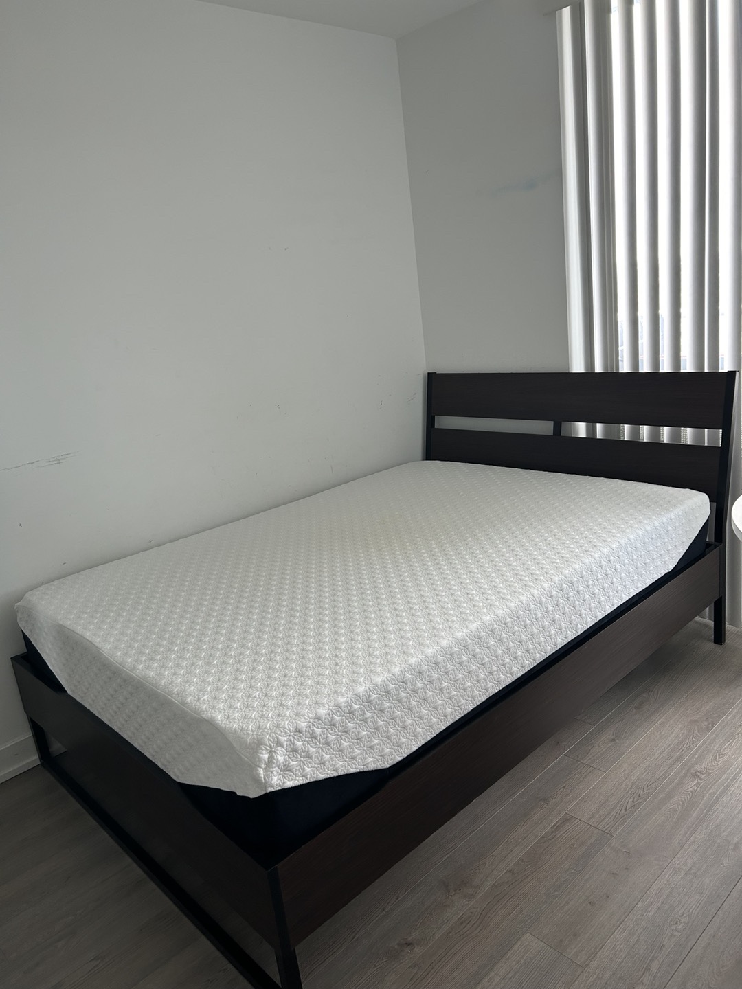 Full size memory foam mattress & Bed frame