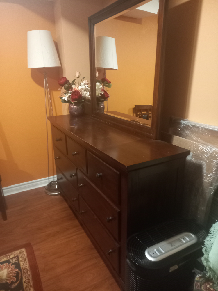 Wooden brown bedroom Set - photo 2