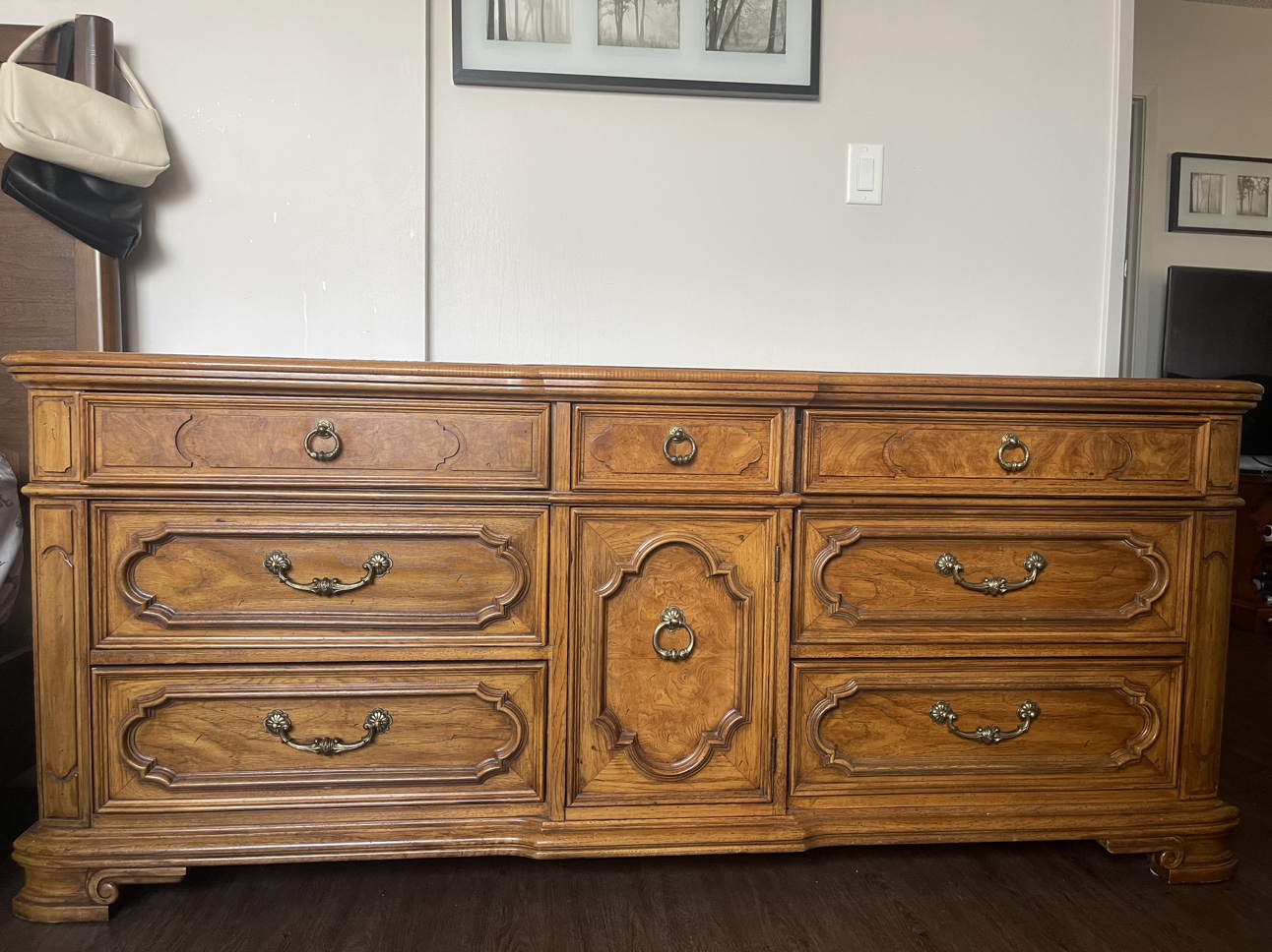 Dresser