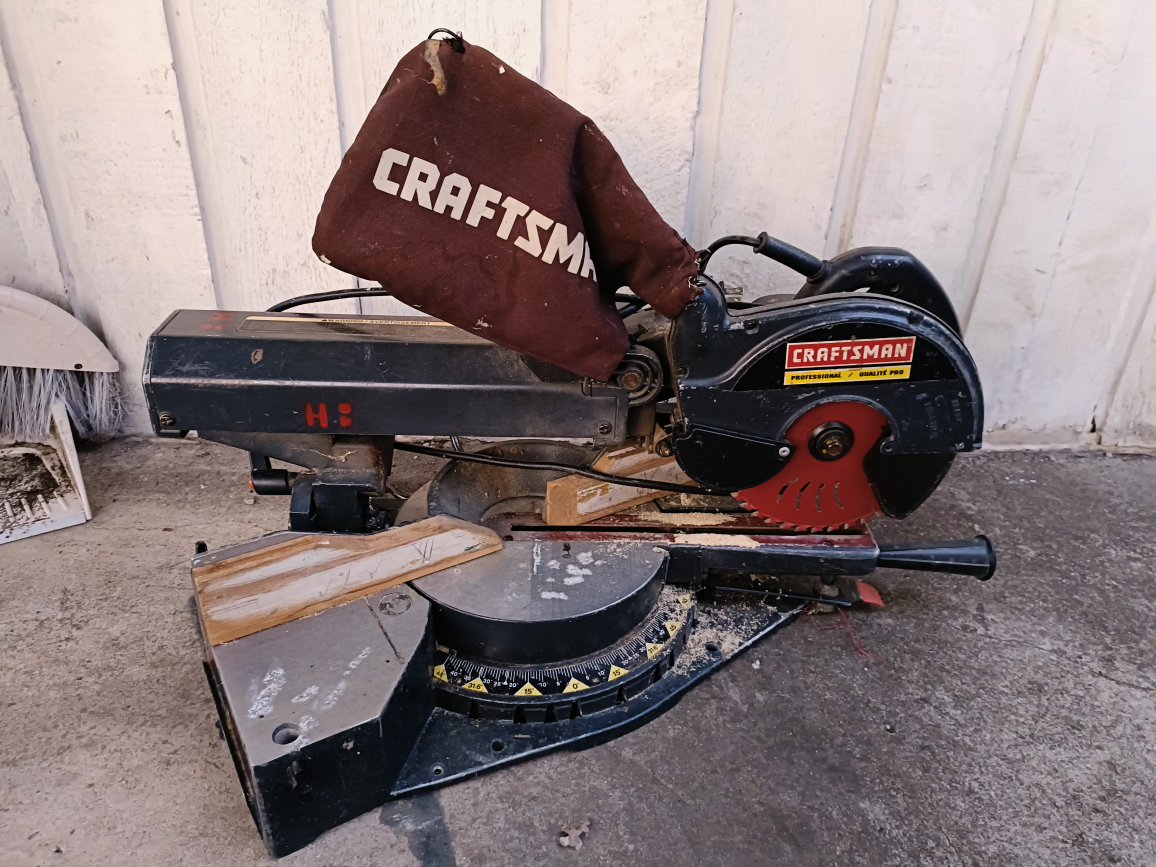 WOOD CUTTER