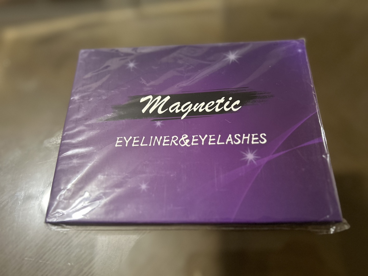 Magnetic Eyeliners & Eyelashes image indicator(2)