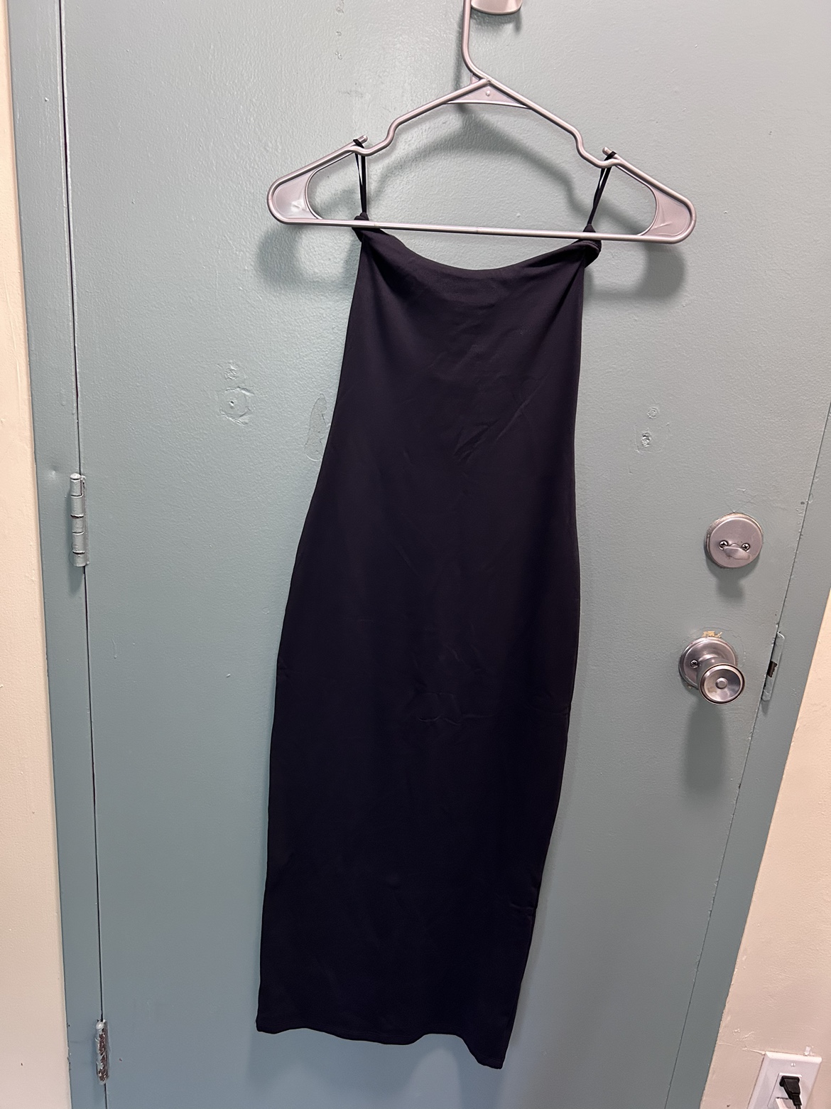 Aritzia contour tube maxi dress image indicator(4)