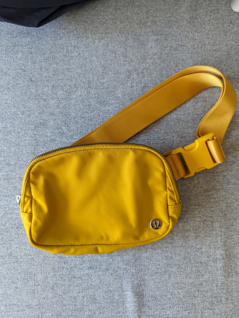 Lululemon Honey lemon everywhere belt bag - photo 3