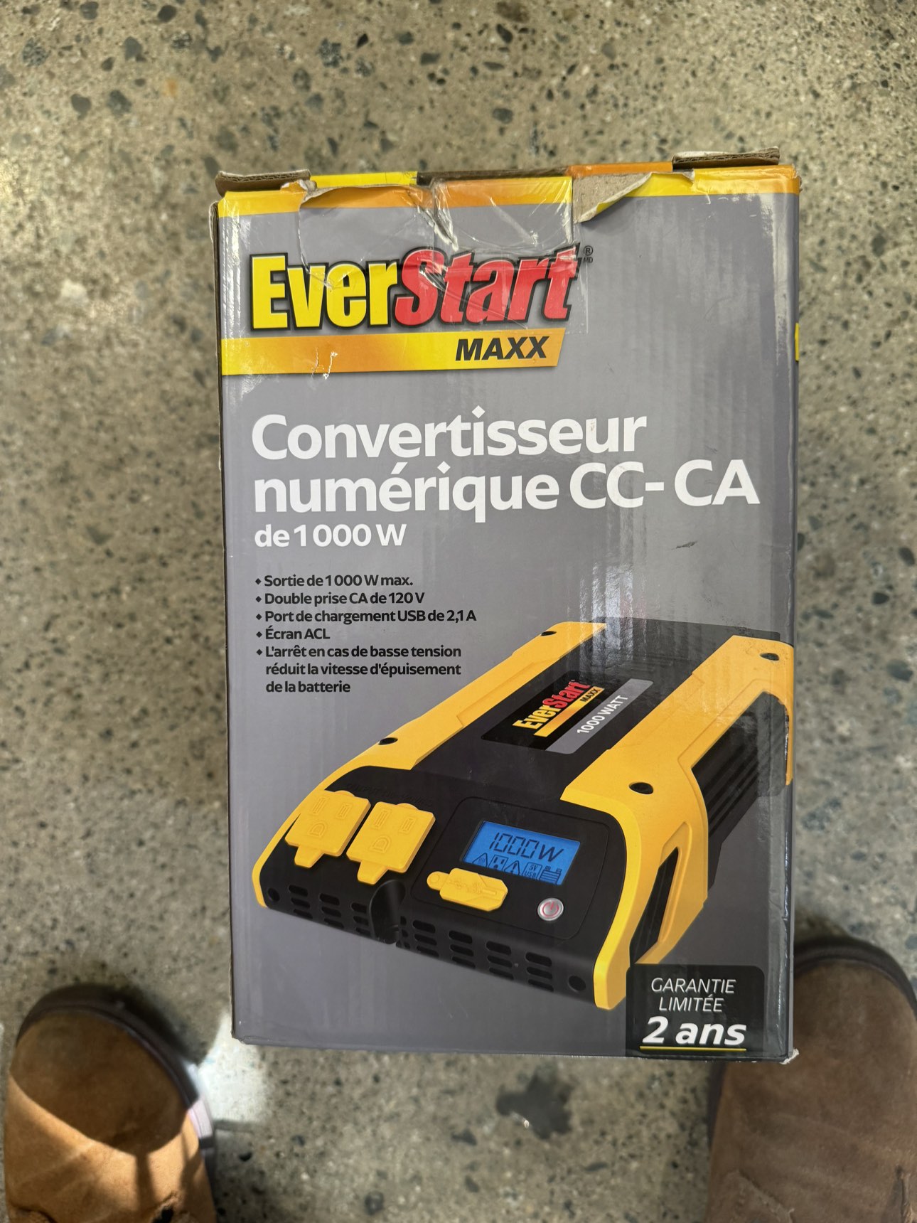 EverStart 1000 Watt Digital Inverter thumbnail