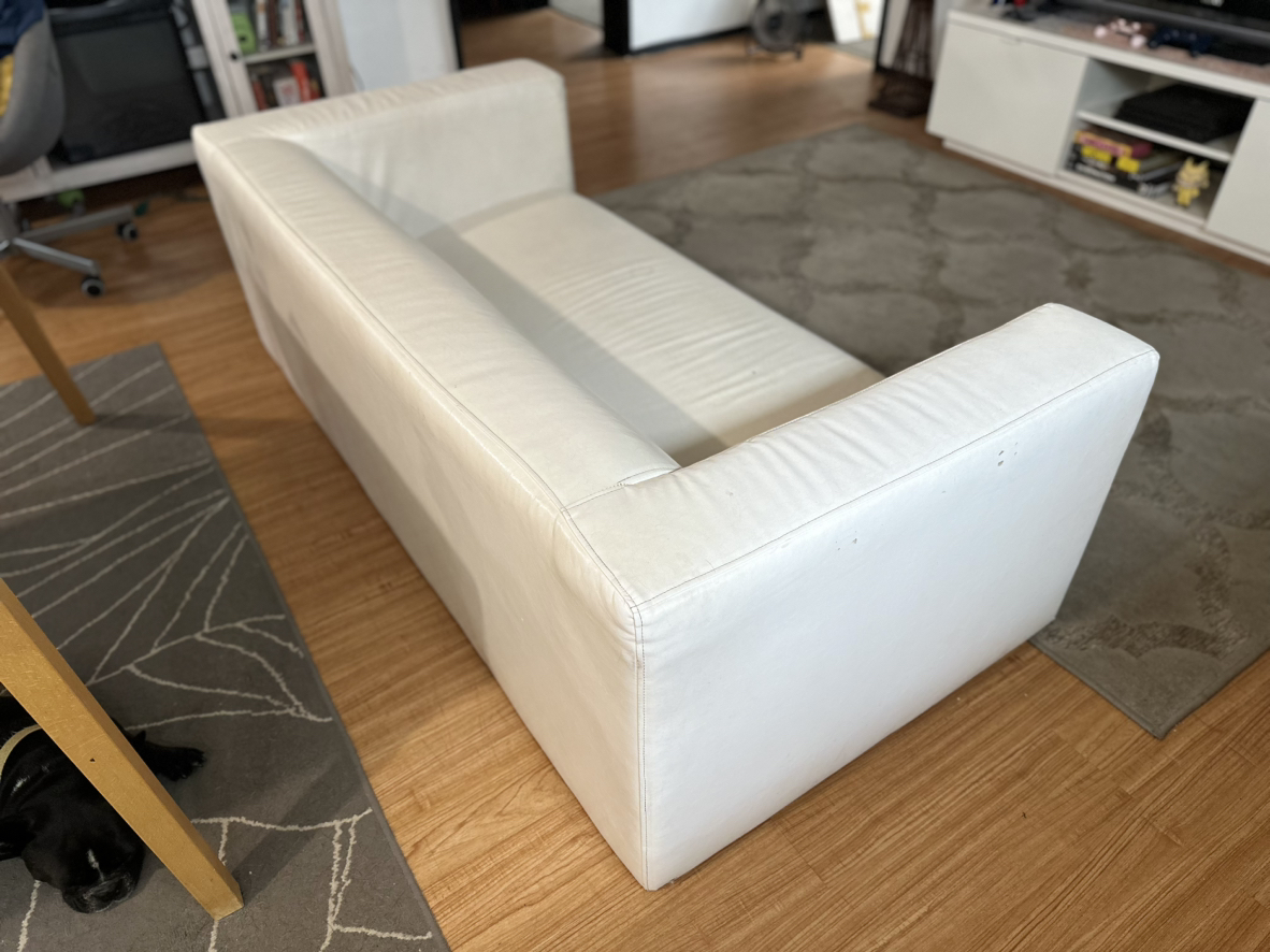 Couch - photo 3