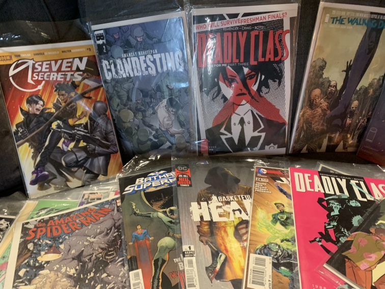 Comic Books Collectors X 45 image indicator(3)