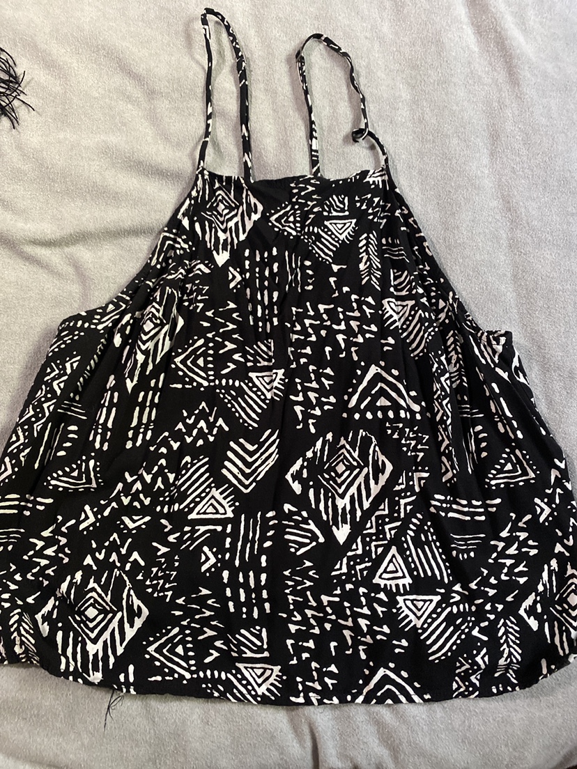 4 crop tank tops (m) - photo 2