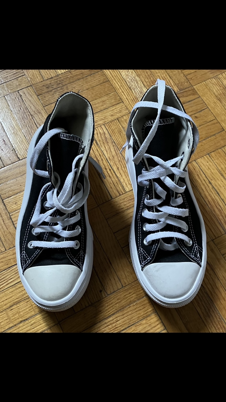 Women’s Converse Chuck Taylor All Star Platforms Size 7 👟🖤🤍 image indicator(8)