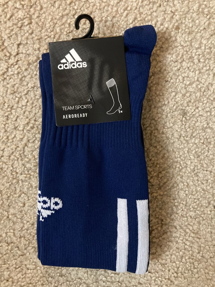 NEW Adidas soccer Women’s shorts (M) & x2 socks image indicator(3)