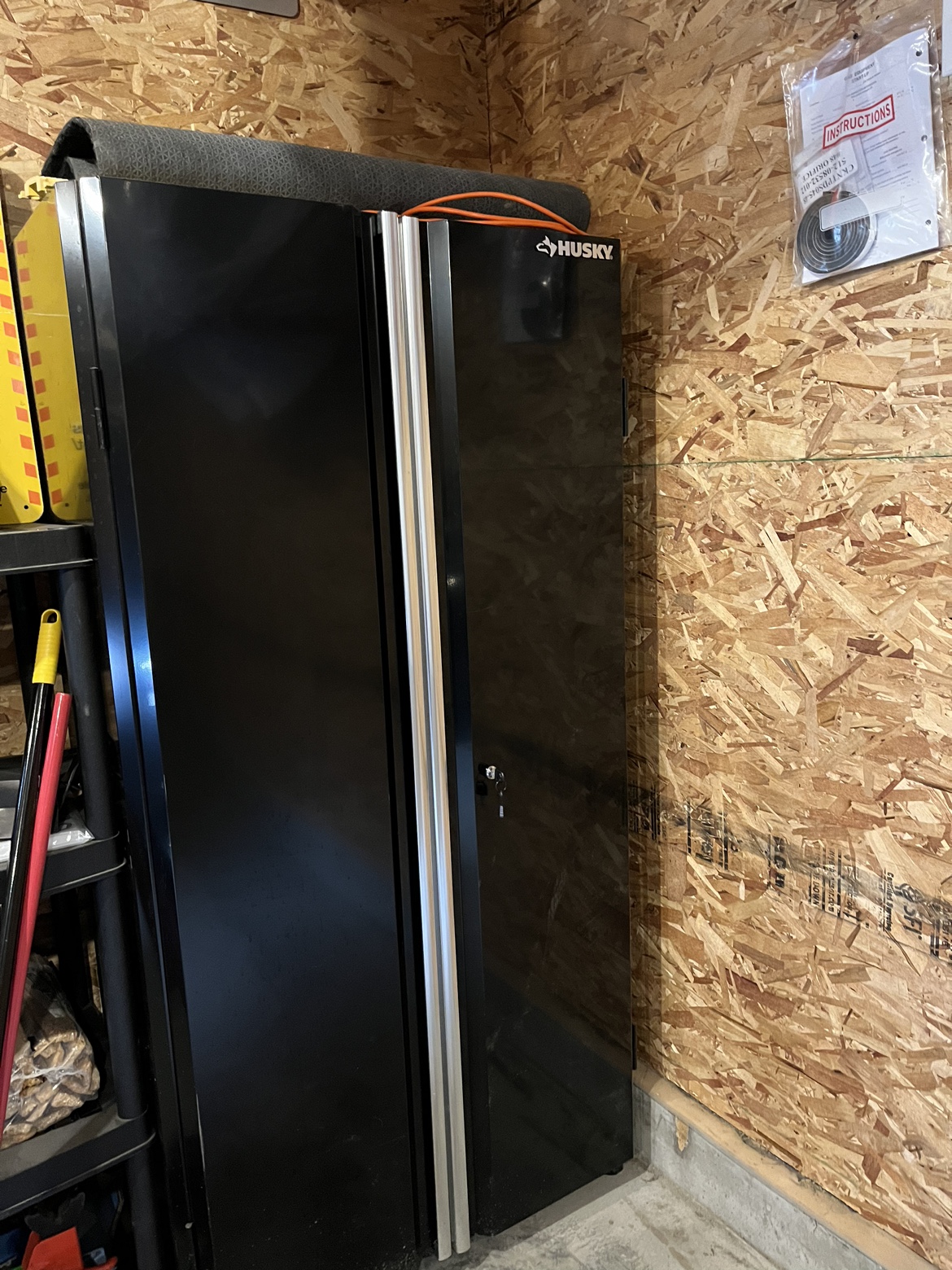 Standing up Husky tool box/ storage cabinet - photo 4