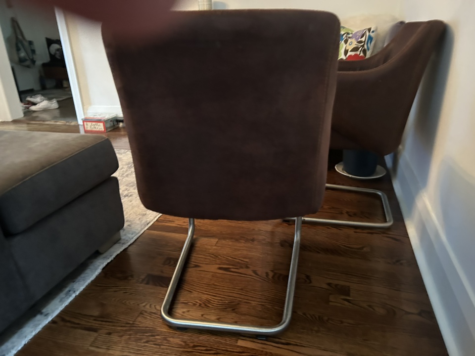 2 suede chairs - photo 4