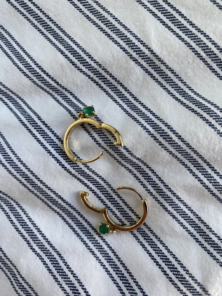 Mejuri Gold Vermeil Huggies image indicator(3)